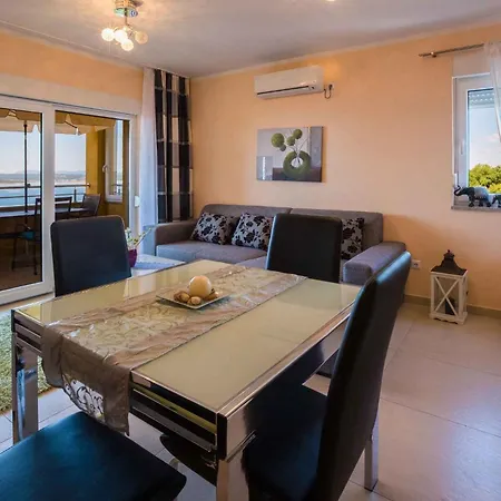 Apartamento In 39223